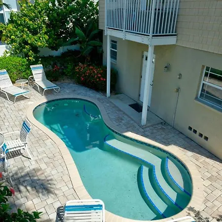 The Salty Dog W Private Pool, Well Stocked Villa